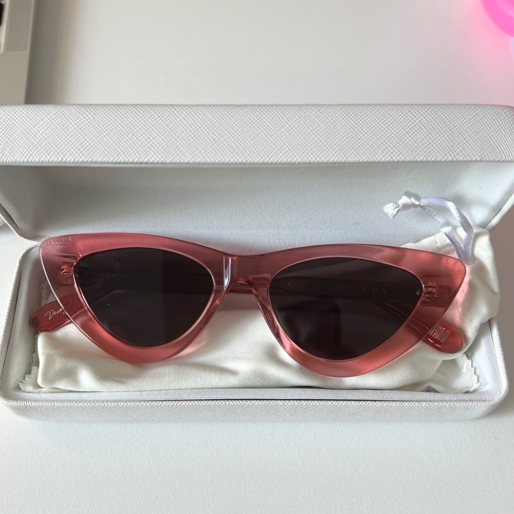Chimi pink cat eye sunglasses